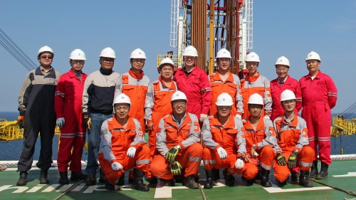 ConocoPhillips China (COPC) and CNOOC staff jointly witnessed the first oil on the WHP-V Platform for the Bohai Phase 3 project.